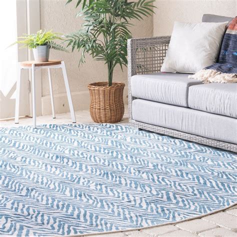 Get Your Space Summer Ready With An Outdoor Oasis Round Rug Outdoor