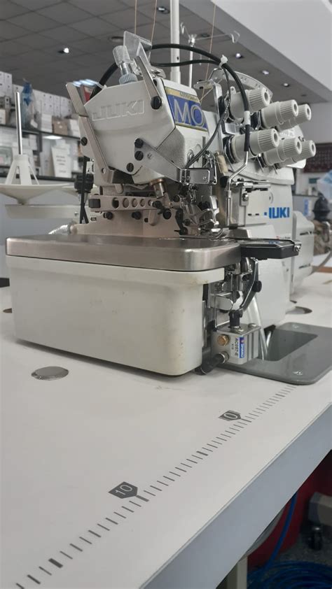 Overlock 3 Hilos Con Atraque Automatico JUKI MO6804S BL21 Casa Ruere