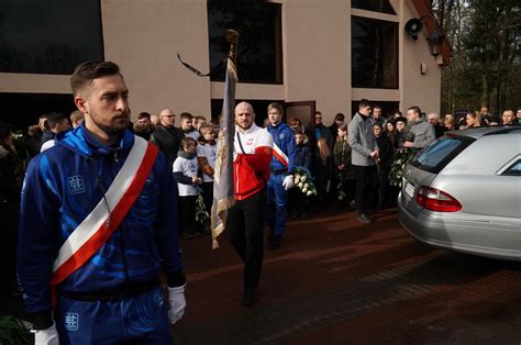 Pozna Pogrzeb Zapa Nika Dominika Sikory