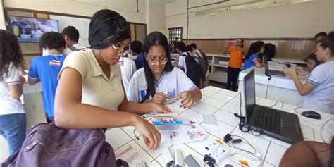 Colégio Estadual Thales De Azevedo Mobiliza Estudantes Em Dia Dedicado