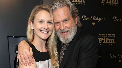 Jeff Bridges Says He Worked With A Trainer To Walk His Daughter Down