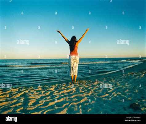 Arms Stretched Out High Resolution Stock Photography And Images Alamy