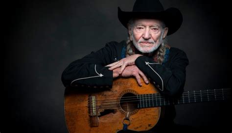 3 Crazy Facts About Legendary Outlaw Country Singer Willie Nelson ...