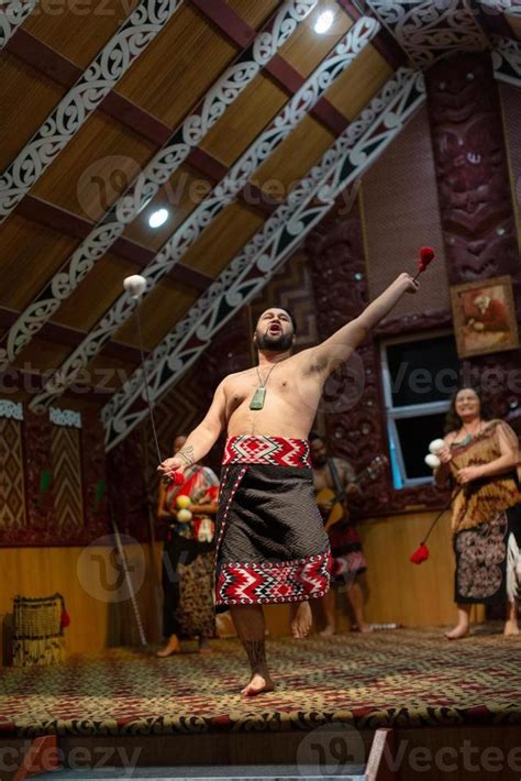 Traditonal Maori Cultural Performance 17360238 Stock Photo At Vecteezy