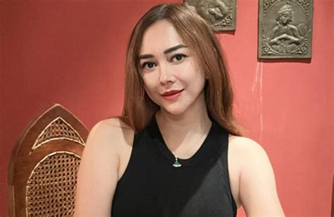 Mengulik Nama Asli Aura Kasih Artis Cantik Yang Terkenal Lewat Lagu