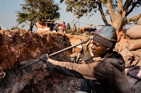 Photographing Congo’s Cobalt Empire Fortune