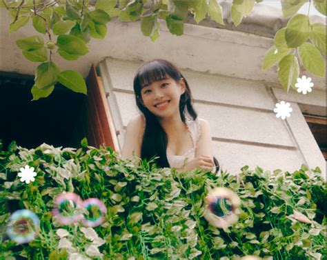 Chuu Reveals Date for Solo Debut Album Release