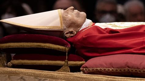 Benedicto XVI 3 razones por las que su funeral será inédito para un