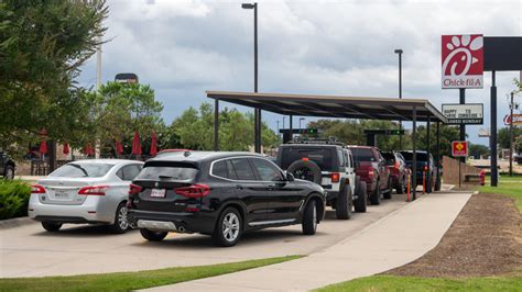 The Best Time To Go To A Fast Food Drive-Thru Is Coincidentally Perfect ...