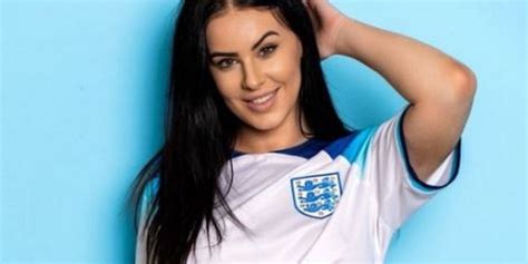 Babestation Model Amber Paige To Stream Naked For Hours If England