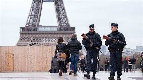 Ataques Em Paris Estado Islâmico Muda De Tática Bbc News Brasil