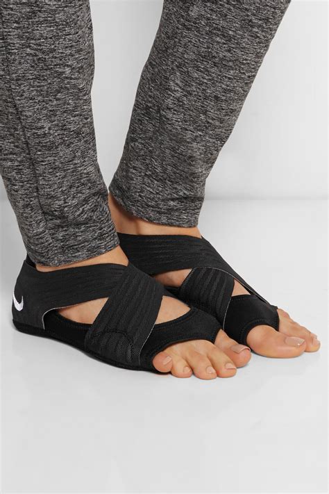 Nike Studio Wrap Elastic Yoga Shoes in Black - Lyst