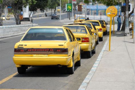 Operativos Contra Los Taxis Piratas El Diario Ecuador