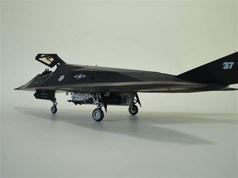 F-117 "Стелс" — Каропка.ру — стендовые модели, военная миниатюра