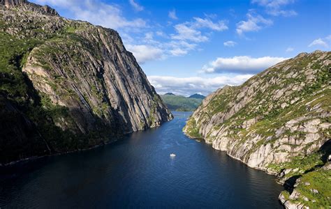 Fondos de Pantalla Noruega Montañas Islas Lofoten Trollfjord Fiordo