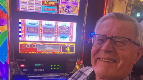 Texas Man Turns 5 Bet Into A Staggering 1 3 Million Jackpot At Paris Las Vegas