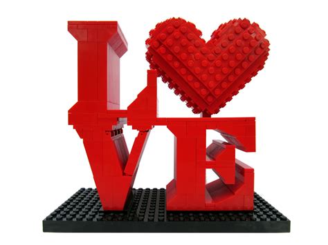 LEGO IDEAS - LOVE Sculpture