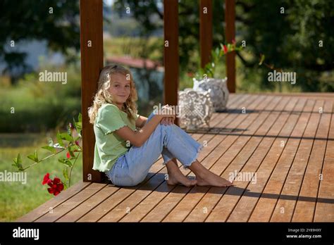 Female Barefoot Jeans Hi Res Stock Photography And Images Alamy