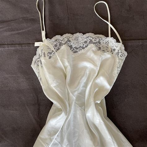 BEAUTIFUL VINTAGE VICTORIAs SECREt WHITE SLIP DRESS Depop