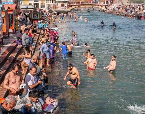 Gateway to God: Haridwar on the Ganges – Adventures in Wonderland