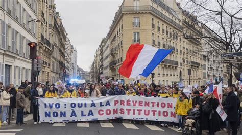 Francia L aborto in Costituzione è tutto tranne che una conquista