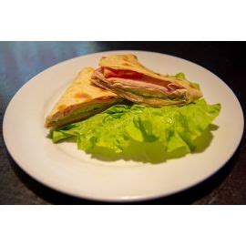 Sándwich con pan pita de jamón y queso Beep Beep Envíos a Cuba de