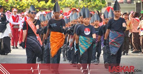 Lomba Gerak Jalan Indah Meriahkan Perayaan Hut Ri Ke Di Bulukumba