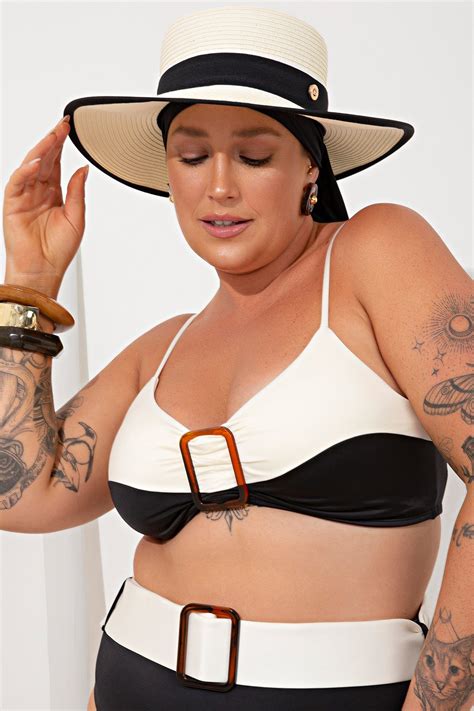 Top Biquíni Alcinha Fivela Bojo Removível Bicolor Preto Com Off White