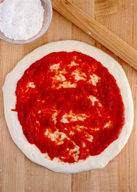 Easy Homemade Pizza Sauce Recipe