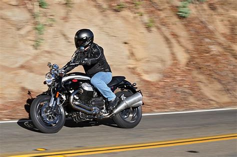 Moto Guzzi Naked Bike Moto ZombDrive