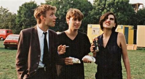 Rare Photo Of Damon Albarn Justin Welch And Justine Frischmann