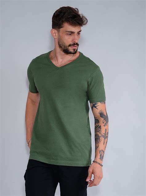 Camiseta Básica Gola V Atacado Masculina Revanche Luis Fernando Militar