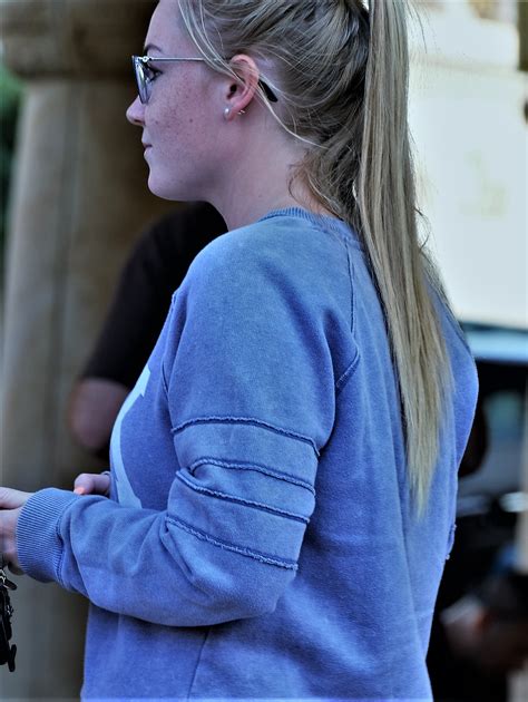 Cute Slightly Cheeky Blonde Short Shorts Volleyball Forum