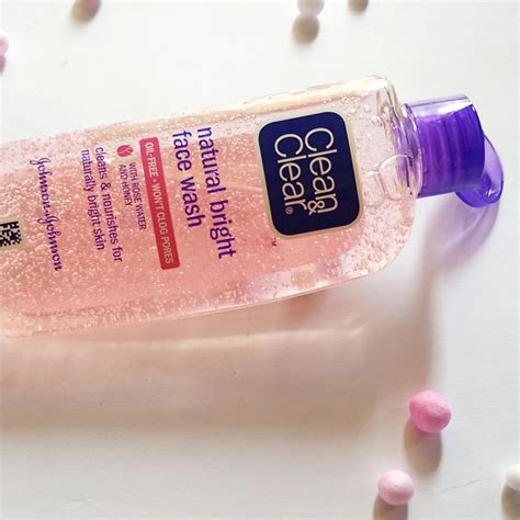 Style Addict Girl Clean And Clear Natural Bright Face Wash Review