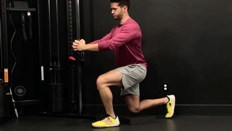 How To Do The Half Kneeling Pallof Press For Core Strength And Full