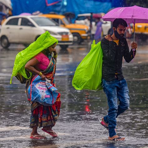 Weather Update আজও কী চলবে বৃষ্টি না হবে আবহাওয়ার উন্নতি যা