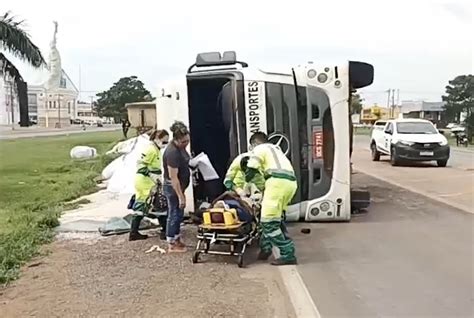 Carreta Carregada Adubo Tomba Na Br Em Sinop Dois Feridos S