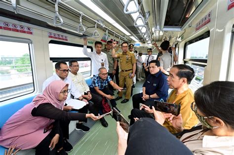 Pastikan Sistem Beroperasi Dengan Baik Presiden Jajal Naik LRT Dari