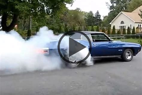 American Muscle Cars – Crazy Burnouts – Best of the Best - Muscle Car Fan