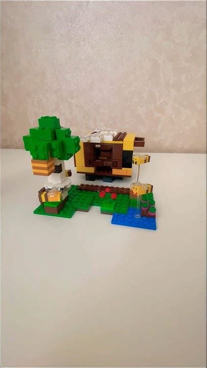 Пчелиный коттедж из ЛЕГО и в МАЙНКРАФТЕ - YouTube