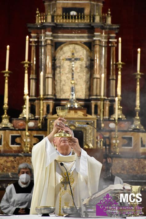 La liturgia de cerca II Arrodillarse en la eucaristía Diócesis de