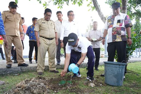 PJ Gubernur Bahtiar Harap Program Tanam Sukun Berkelanjutan Rakyatta Co