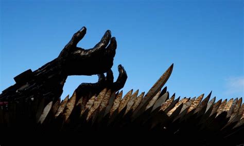 En Fotos La Escultura De Un ángel Hecha De Cuchillos Confiscados