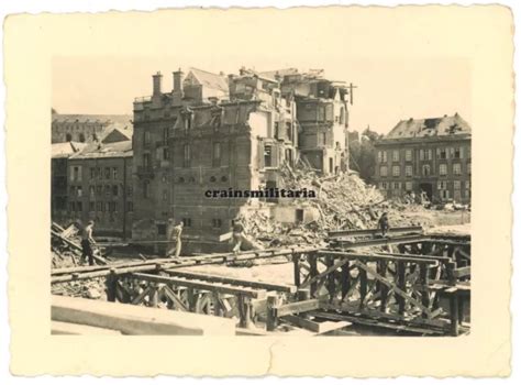 ORIG FOTO PIONIERE bei Brückenbau in zerstörtes SEDAN Ardennen