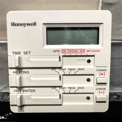 Honeywell St699b1002 1 Day Electronic Programmer For Sale Online Ebay