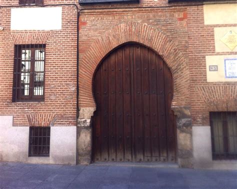 Publicamos La Casa Torre De Lujanes En La Plaza De La Villa Madrid