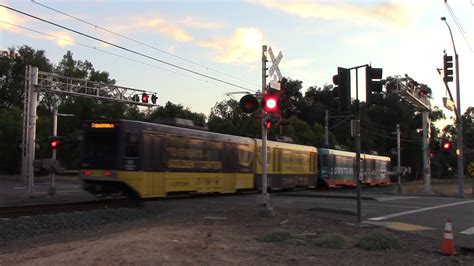 Birkmont Drive Railroad Crossing Sacramento Light Rail Gold Line Inbound Folsom Ca Youtube