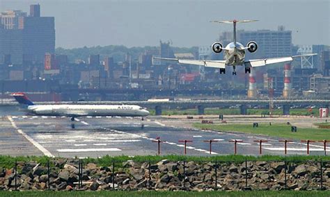 Over The Edge: How Safe Are LaGuardia’s ‘Short’ Runways?