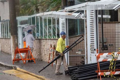 Pensei Em Terremoto Moradores De Pr Dio Evacuado Na Praia Grande