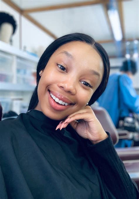 Pics Candice Modiselle Shows Off Her Pre Makeup Face And We Are Here